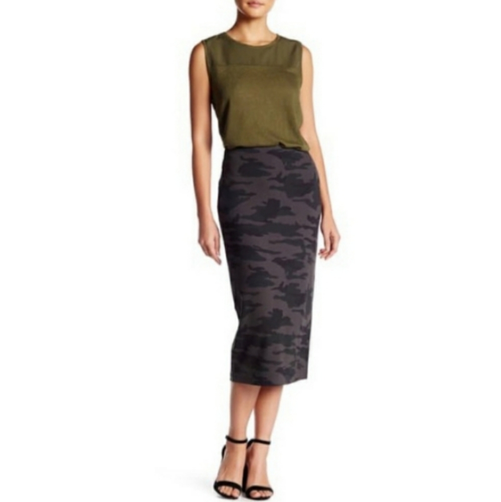 Sanctuary Camo Pencil Skirt XS nwt